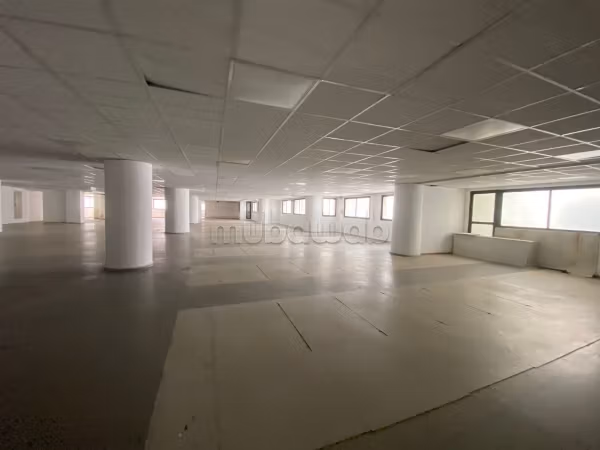 Plateau de bureau entre 200 à 1800m centre ville