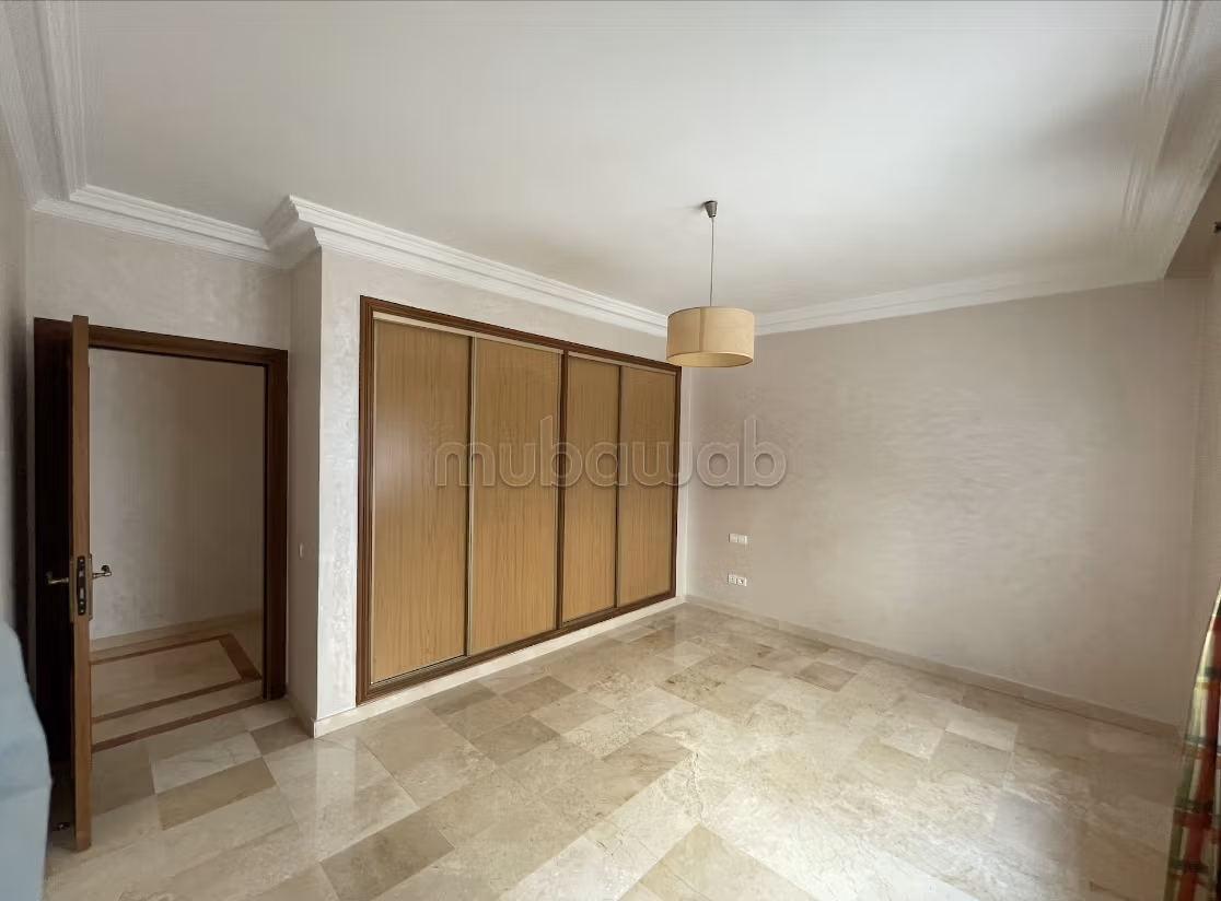 4 chambres de 300 m² à Palmier non meublé — 4