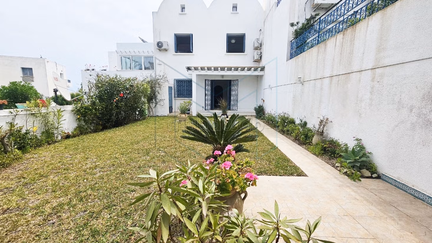 A louer un duplex S2 à gammarth