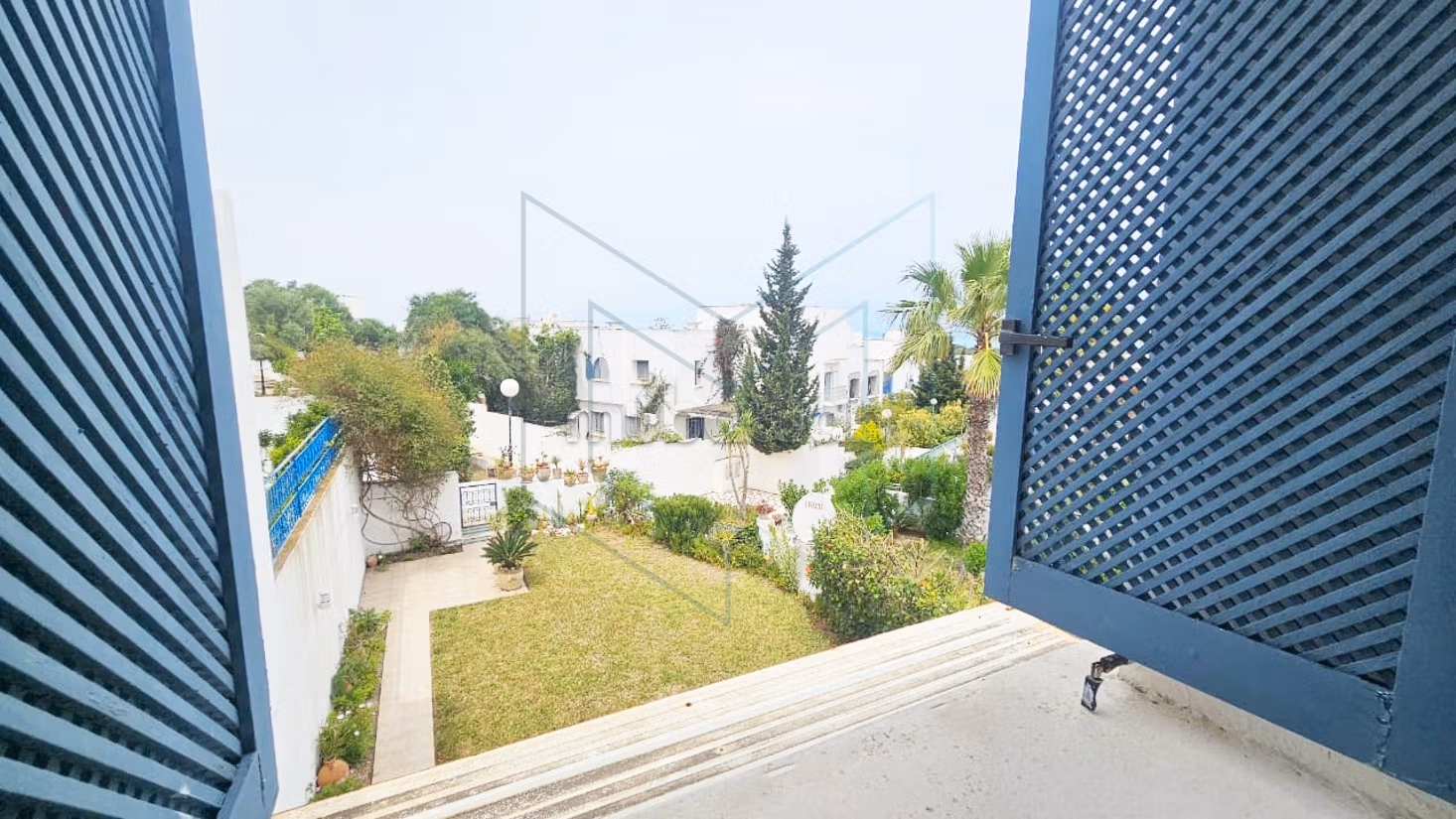 A louer un duplex S2 à gammarth