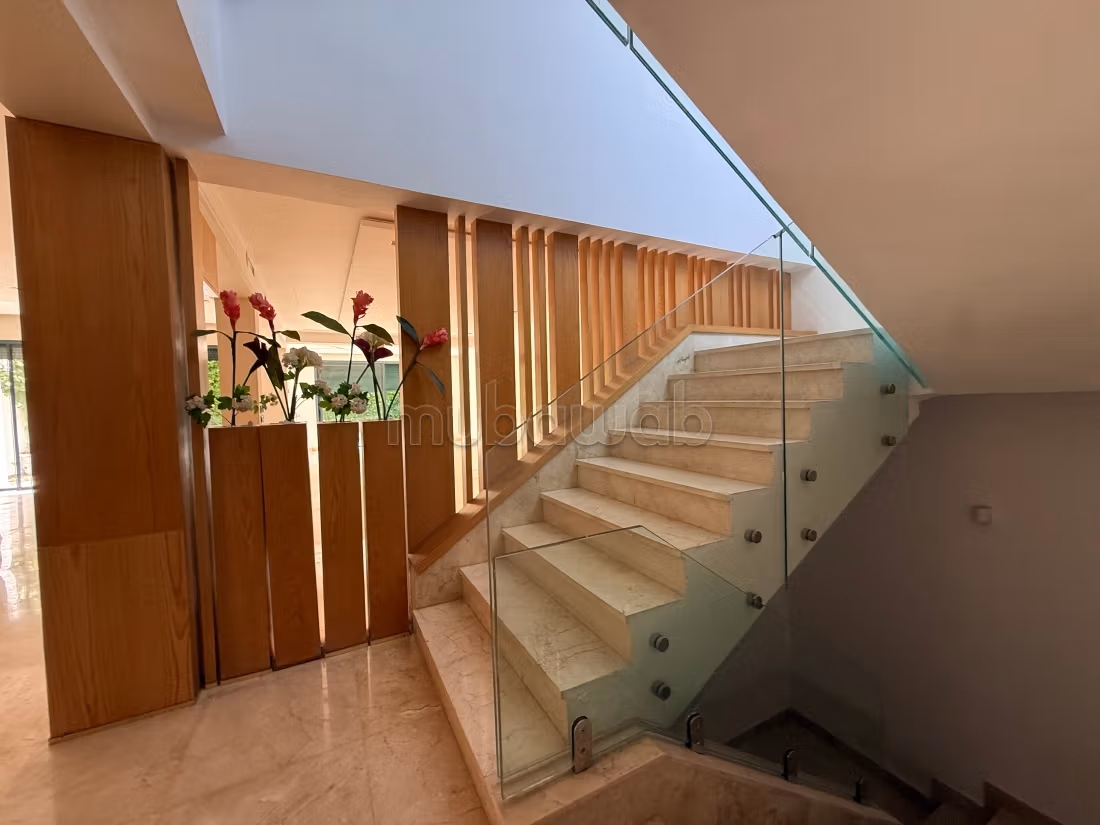 Elegante villa vuota a Bouskoura Ville Verte