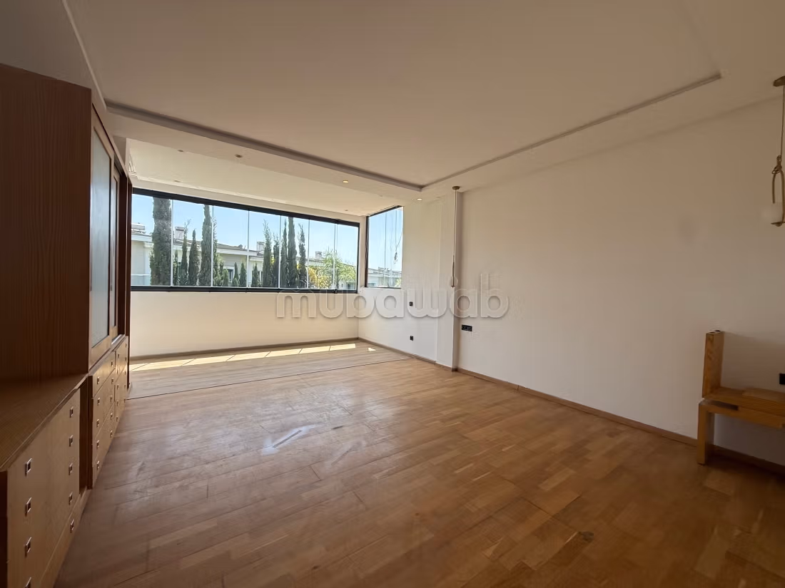 Elegante villa vuota a Bouskoura Ville Verte