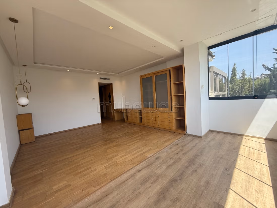 Elegante villa vuota a Bouskoura Ville Verte