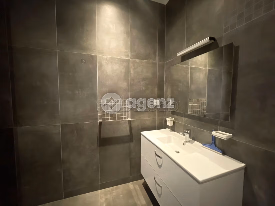 Appartamento in affitto di 345 m², 3 camere a Tamaris Dar Bouazza