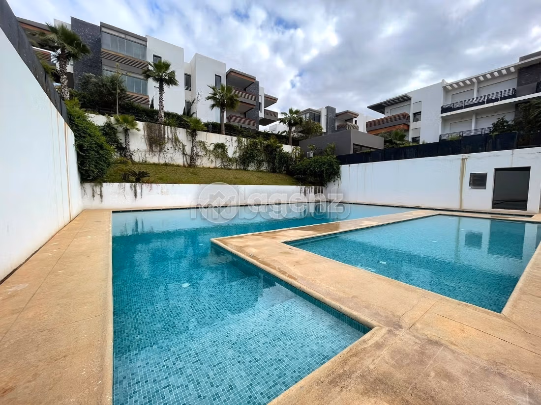 Appartamento in affitto di 345 m², 3 camere a Tamaris Dar Bouazza