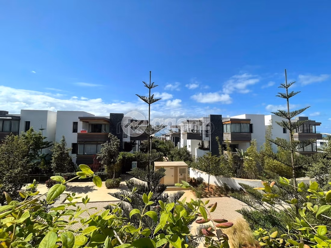 Appartamento in affitto di 345 m², 3 camere a Tamaris Dar Bouazza