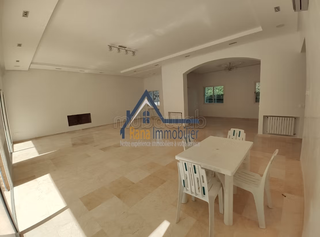 Villa à louer sur Souissi