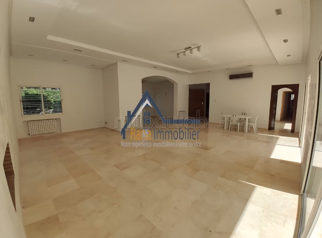 Villa à louer sur Souissi