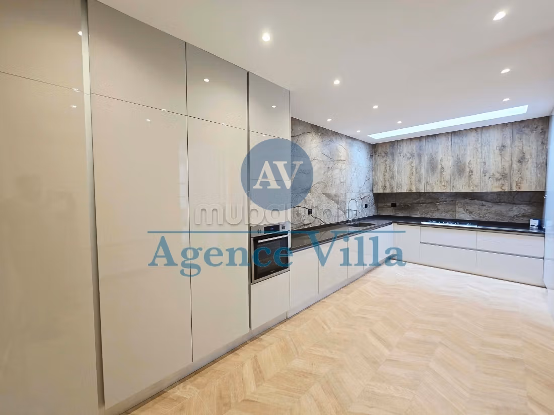 Splendida villa moderna con piscina a Gammarth