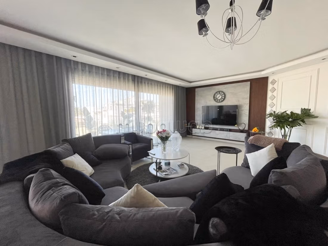 Très bel appartement en location à Gauthier. 3 belles chambres. Meublé