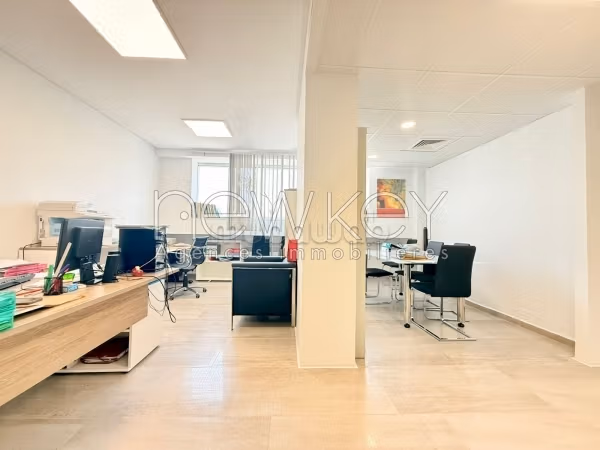 Bureau à vendre aux berges du lac 2