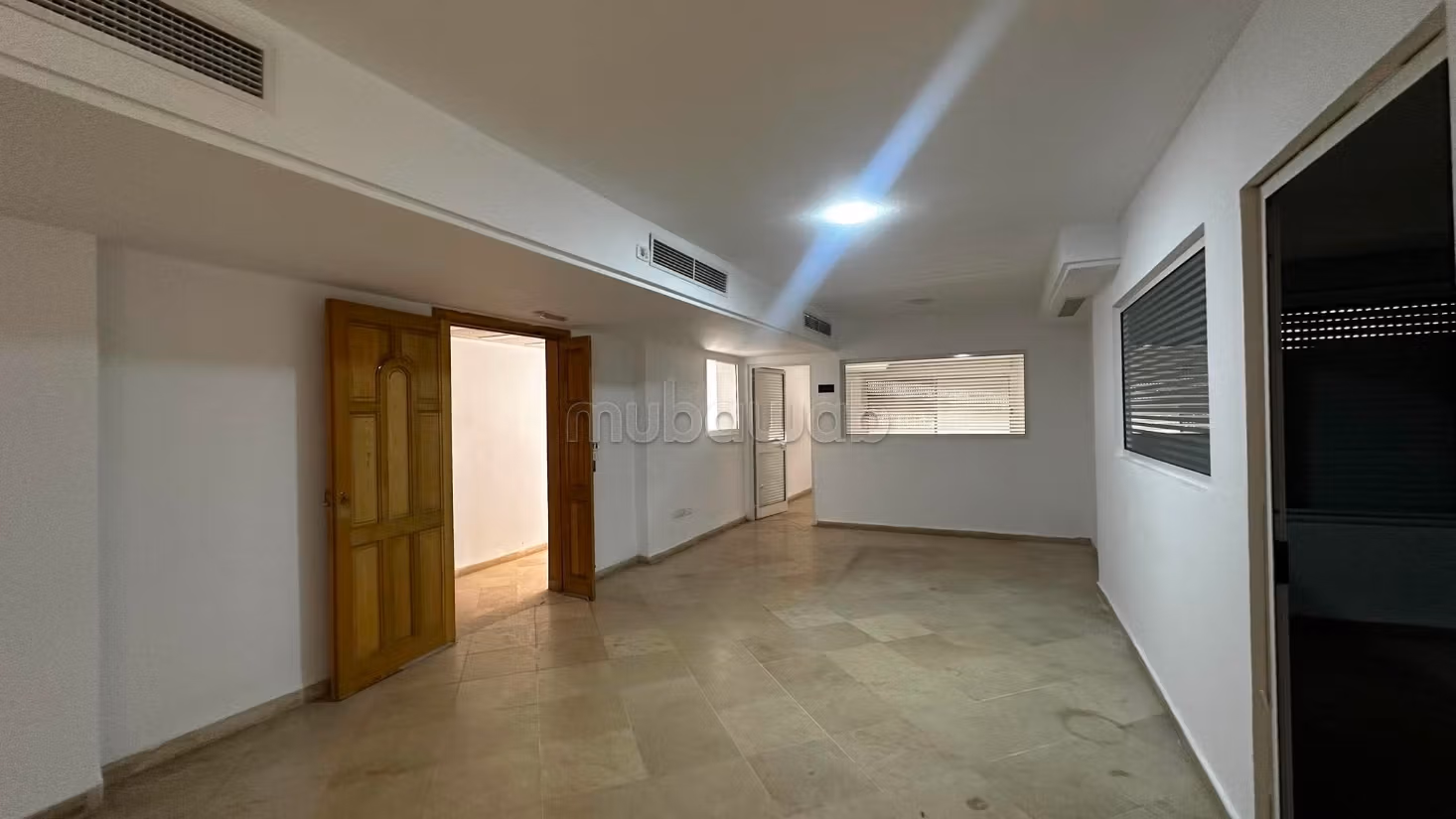 In Affitto: Edificio R4 di 831,45 m² a Montplaisir