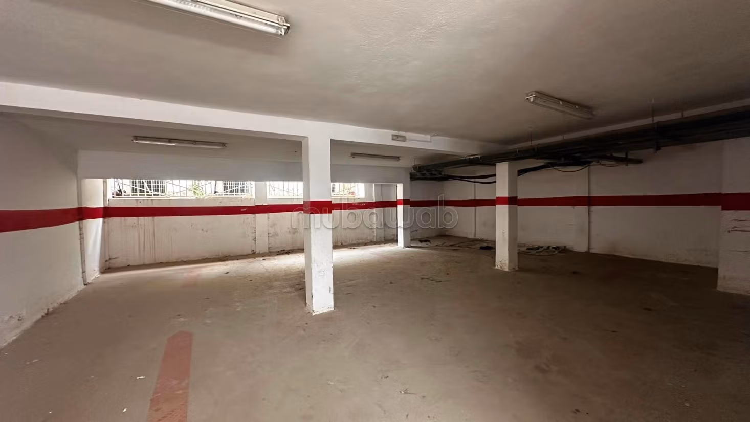 In Affitto: Edificio R4 di 831,45 m² a Montplaisir