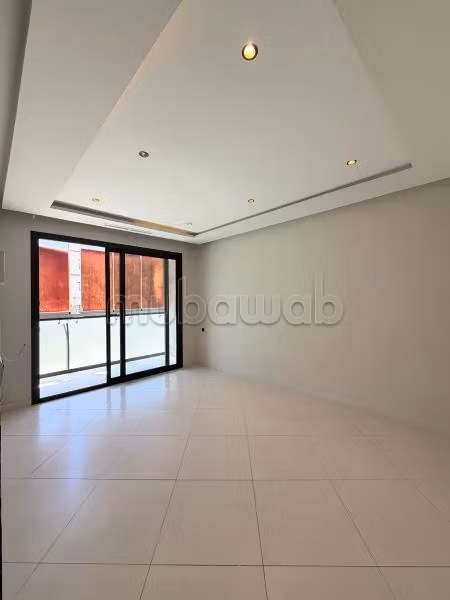 Vend appartement à Du Golf. 4 pièces. Double vitrage et chauffage central