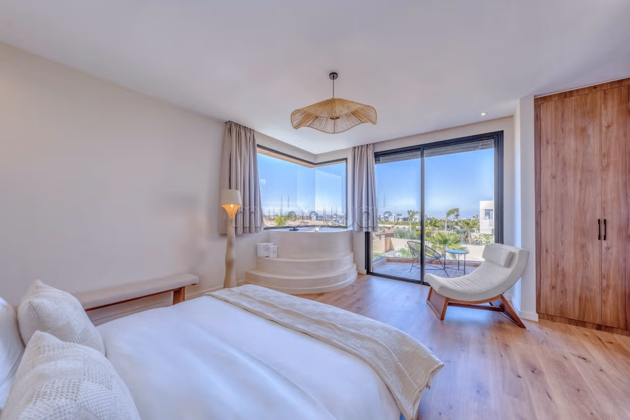 Villa nuova con 4 suite