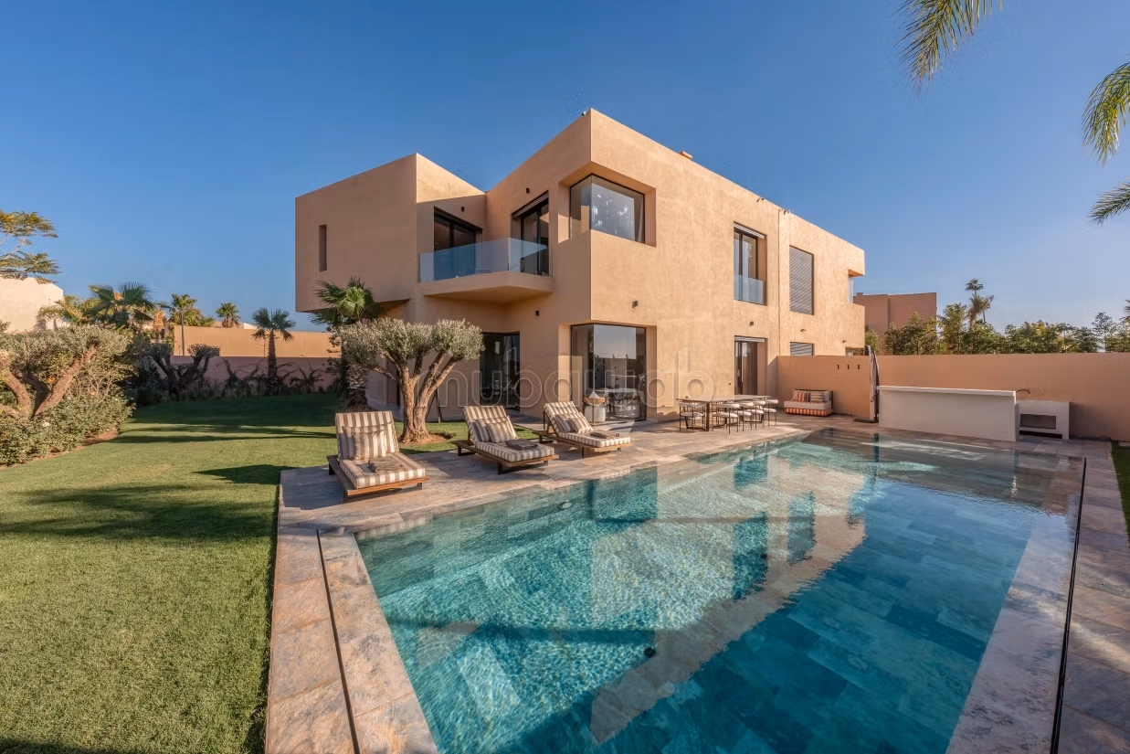Villa nuova con 4 suite