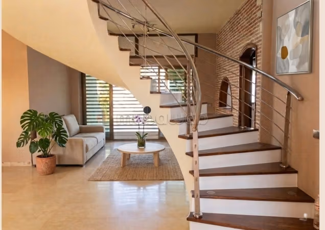 Villa avec grand jardin et piscine la marsa