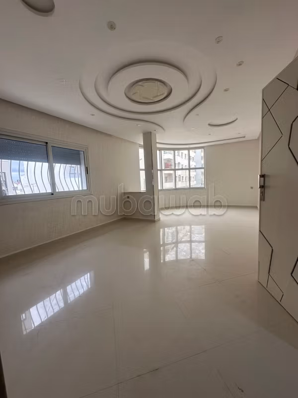 Très bel appartement en location à Marjane. 
2 chambres. 
Cuisine bien équipée