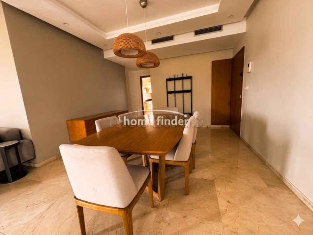 Appartement meublé à louer sur CFC 
137 m² — 3