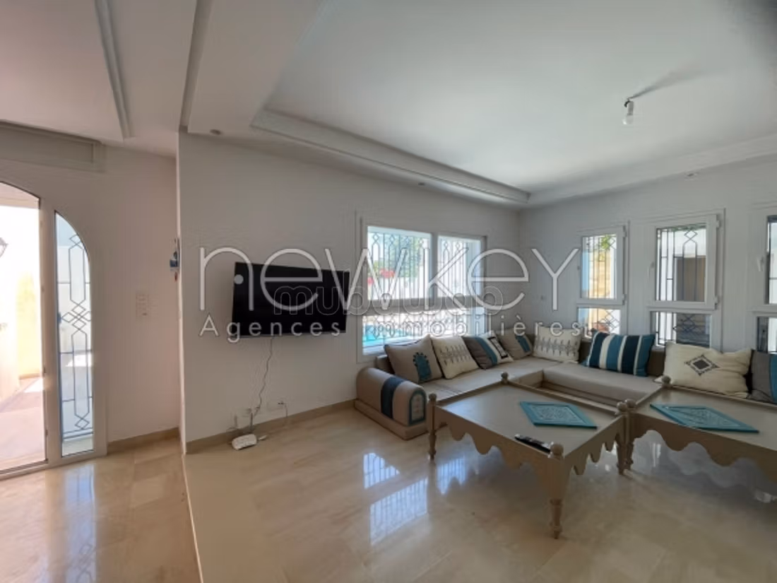 Villa Neuf S6 con piscina a Gammarth