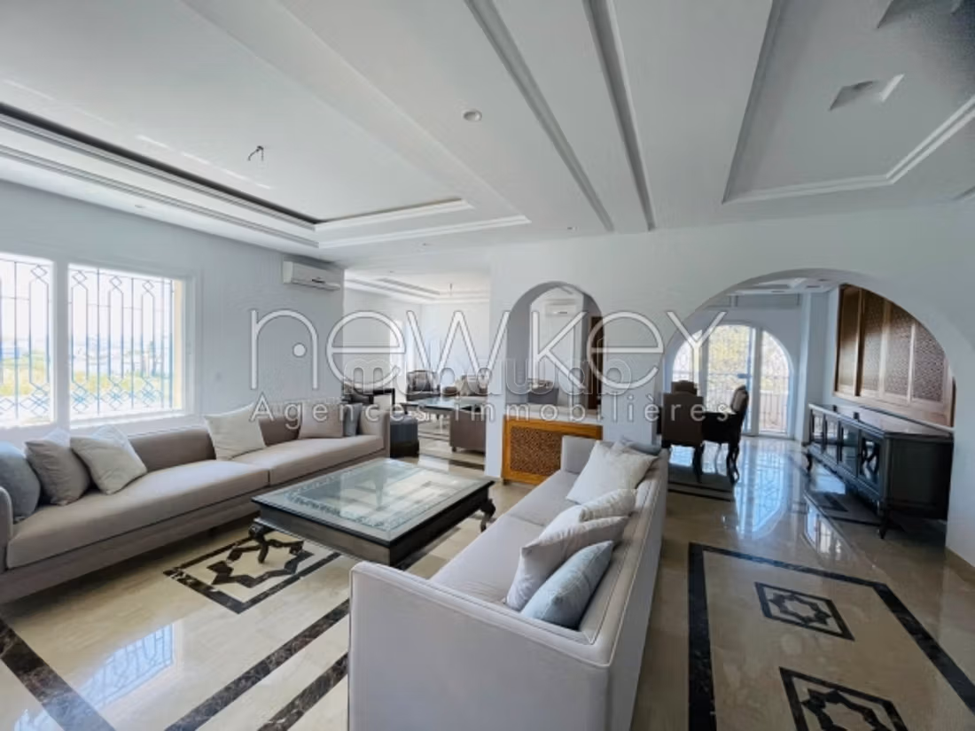 Villa Neuf S6 con piscina a Gammarth