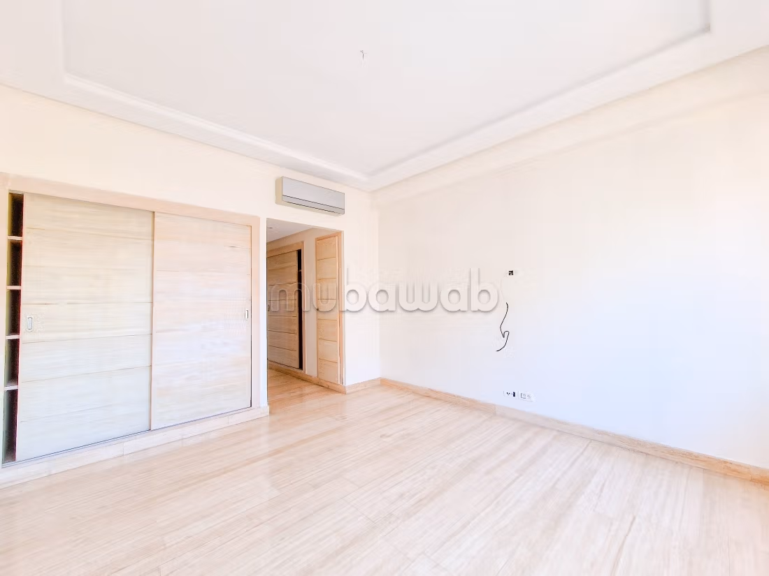 Maarif Extension 3 empty sunny bedrooms