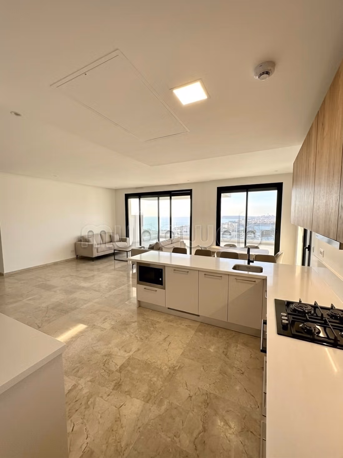 Cfc magnifique studio 80m2