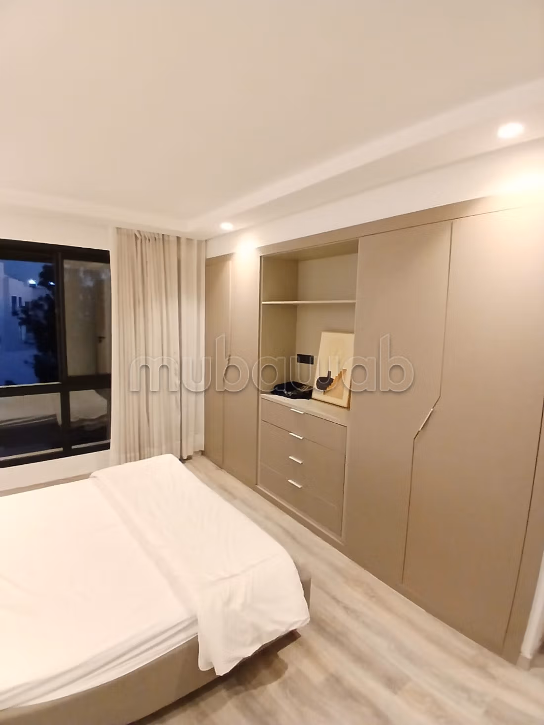Studio Meublé Pour Location longue durée quartier Riviera proche Bd Ghandi