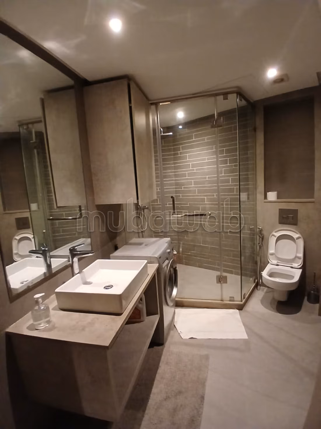 Studio Meublé Pour Location longue durée quartier Riviera proche Bd Ghandi