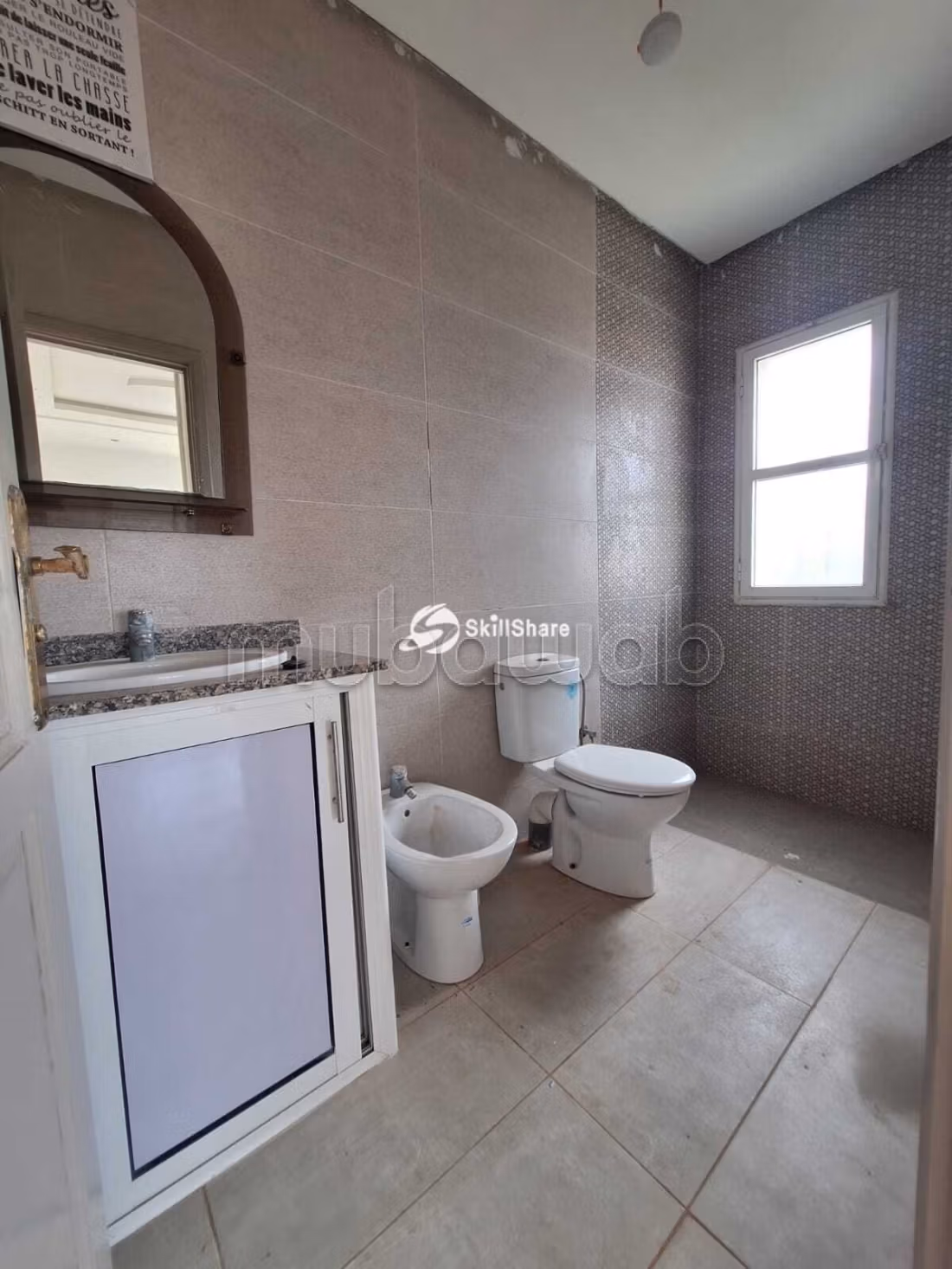 Villa avec piscine sur terrain 1000 m²