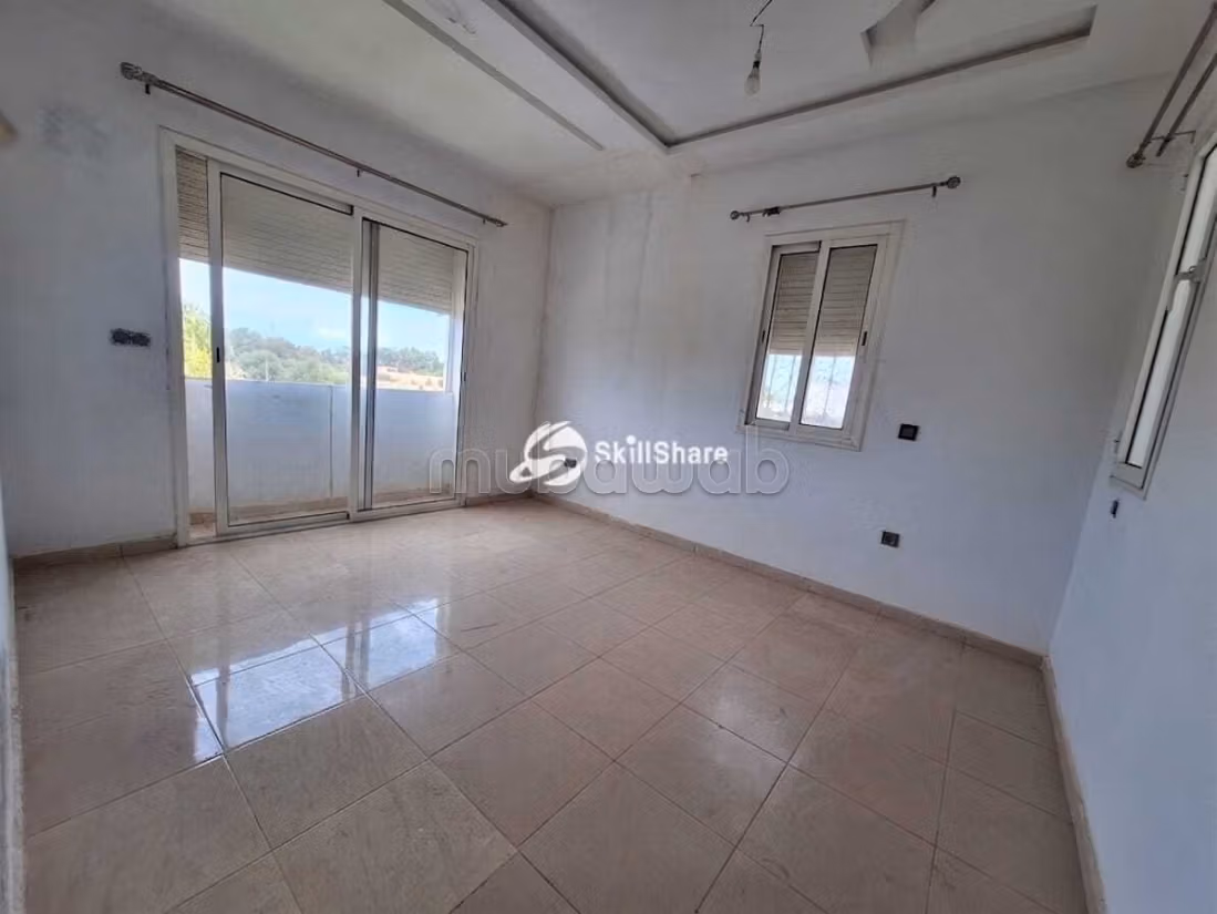 Villa avec piscine sur terrain 1000 m²