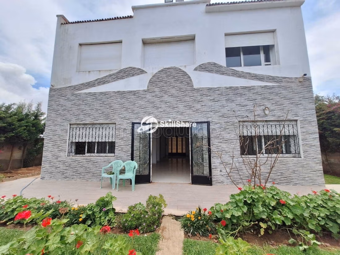 Villa avec piscine sur terrain 1000 m²
