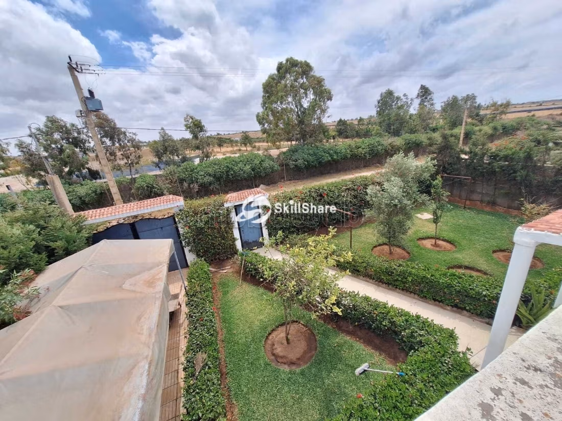 Villa avec piscine sur terrain 1000 m²