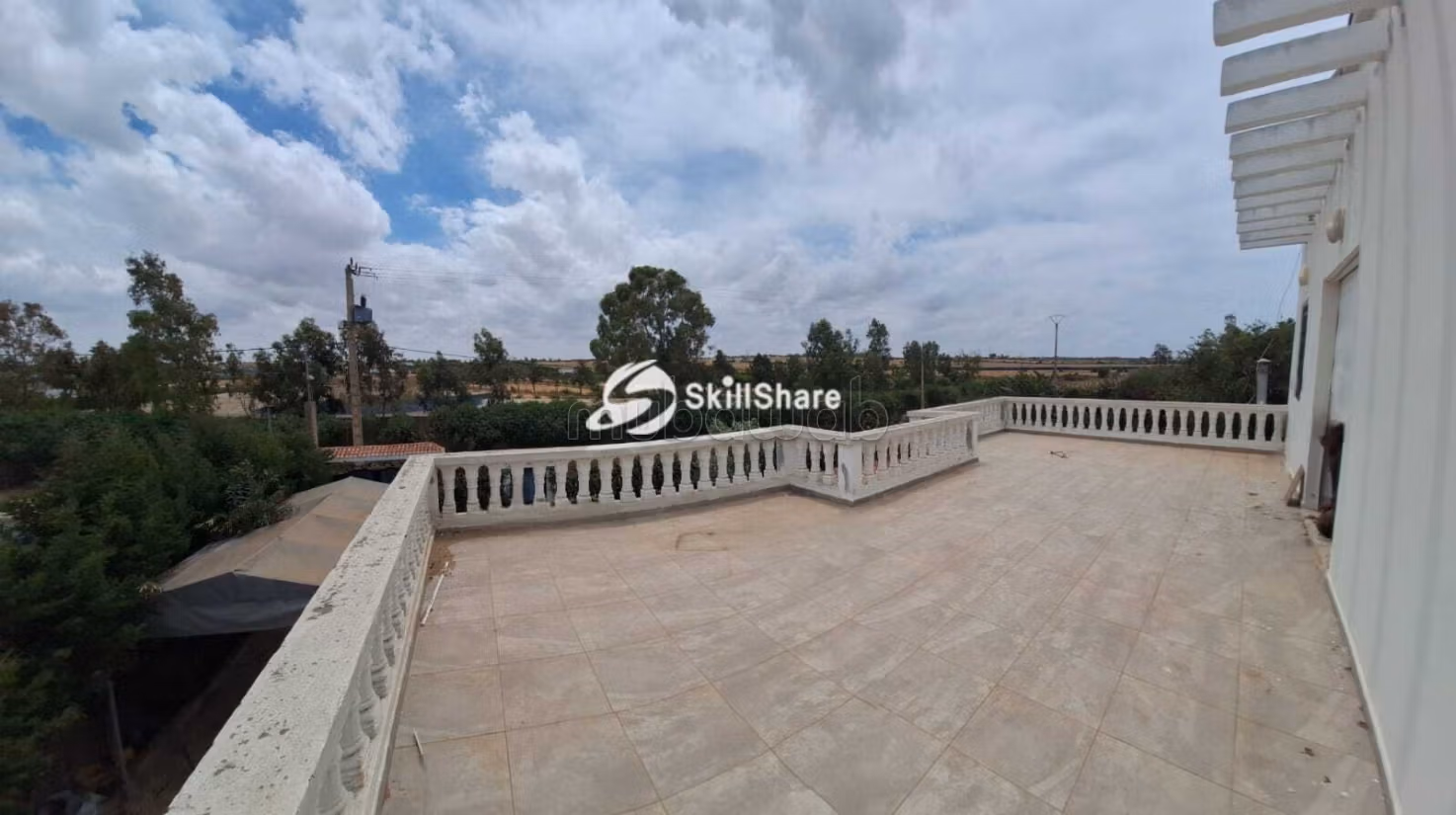 Villa avec piscine sur terrain 1000 m²