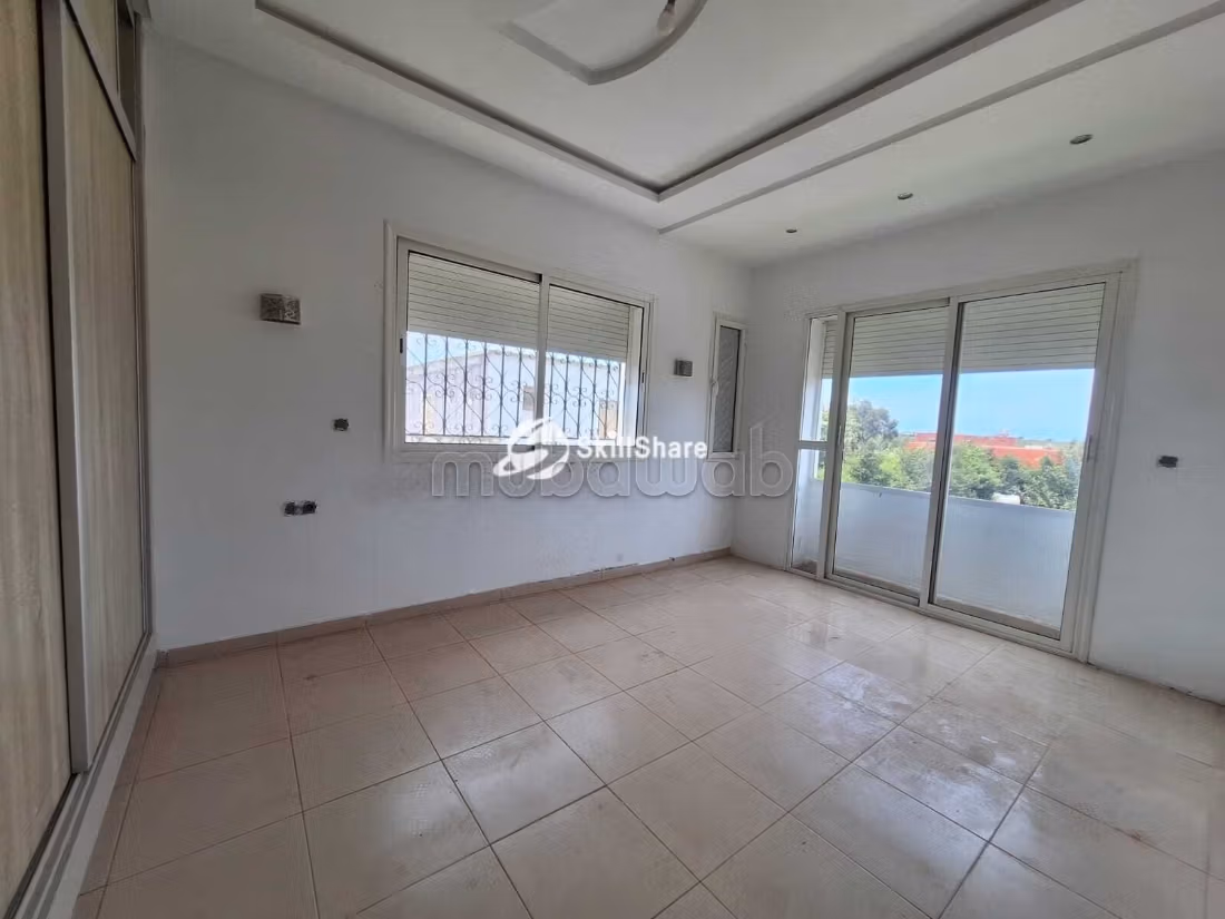 Villa avec piscine sur terrain 1000 m²