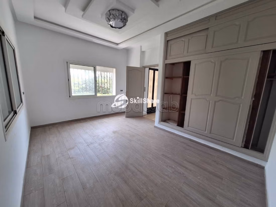 Villa avec piscine sur terrain 1000 m²
