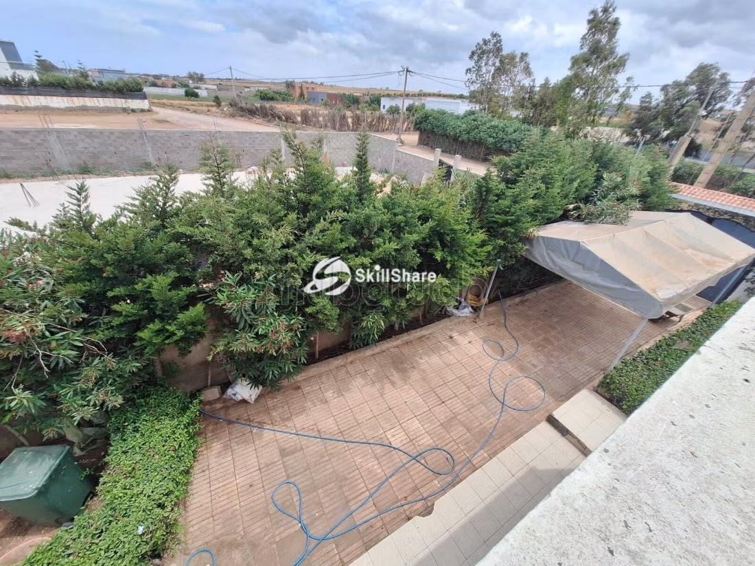 Villa avec piscine sur terrain 1000 m²