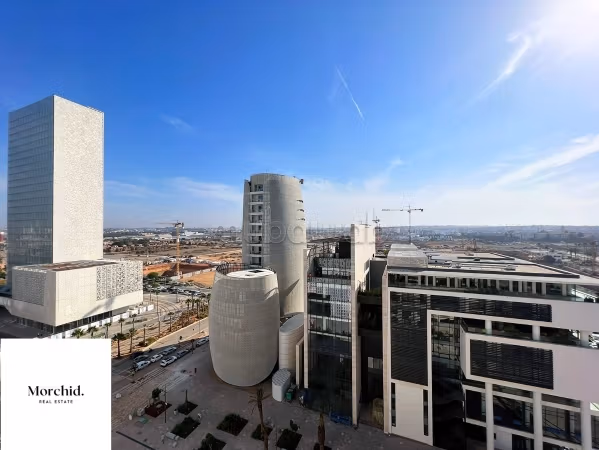 Cfc, posizione della casa finance city di un appartamento ammobiliato al piano alto con grande terrazza
