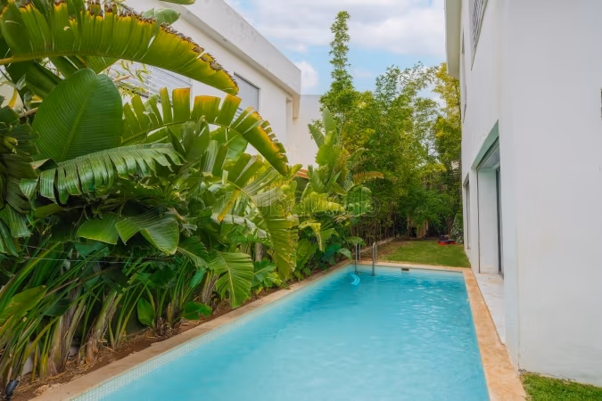 Villa de lujo al final de la franja en Dar Bouazza
