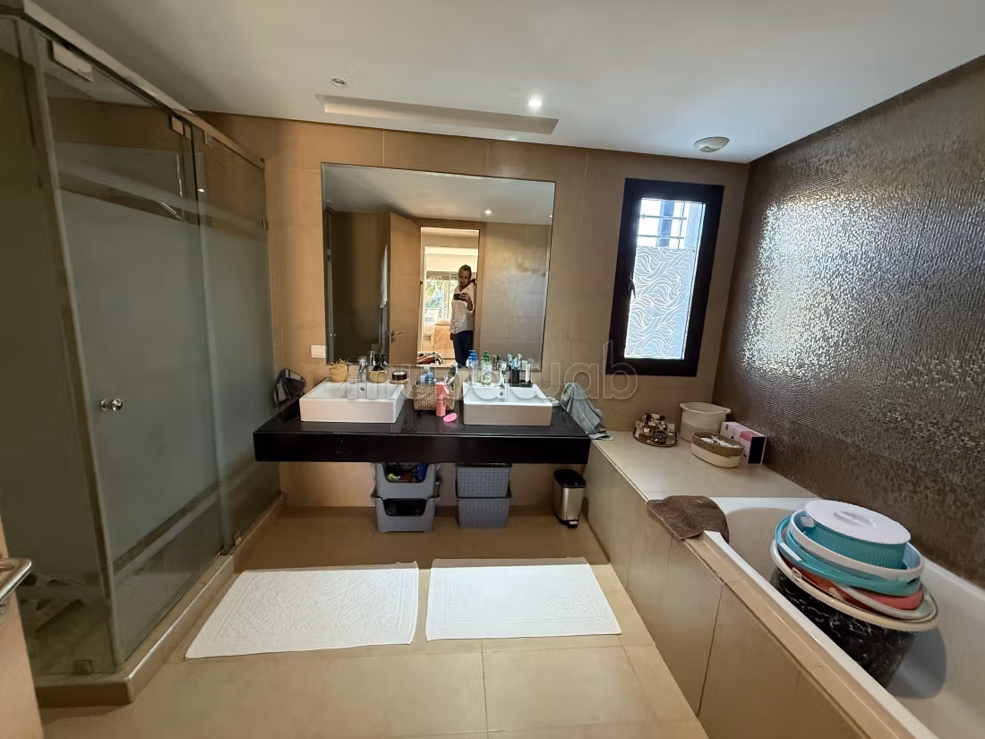 Vente d’une superbe villa sur plage des nations