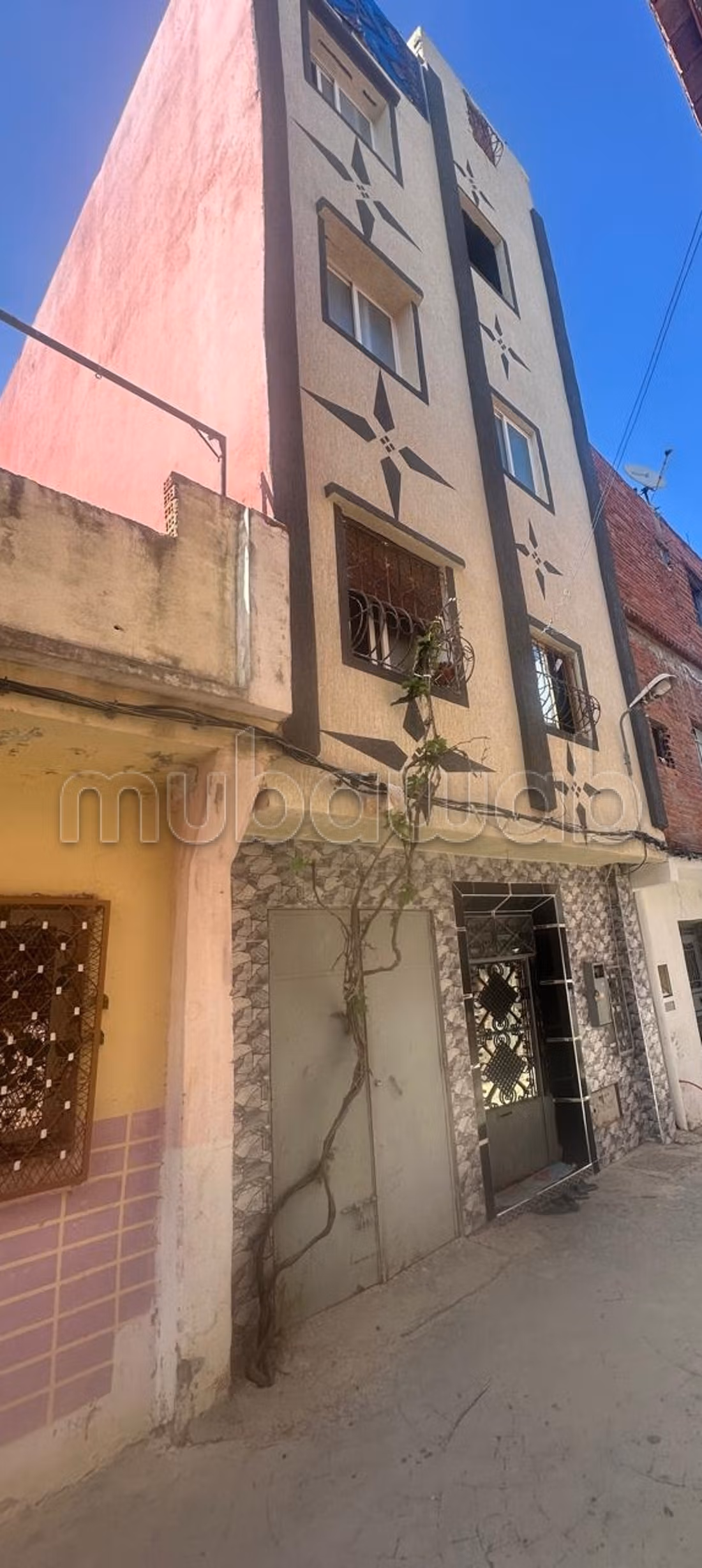 Trouvez votre maison à acheter à Aouama Gharbia. 1 belle chambre — 2