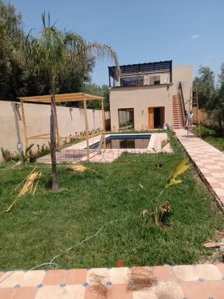 Beautiful villa for sale of 500 meters
Clear and legal property documents
Located on the Ouirka Aghmat road
Welcome to interested parties