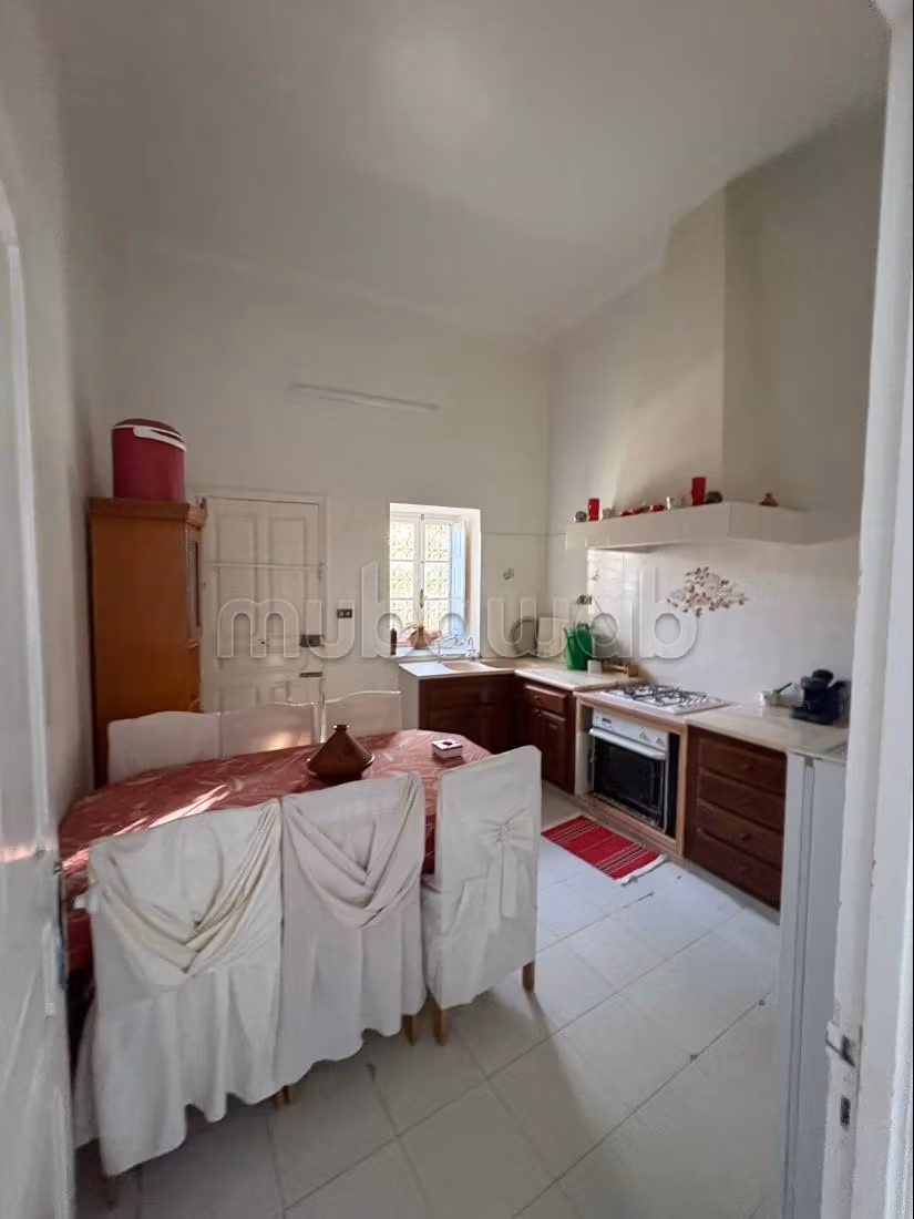 Casa in affitto a Merkez Kamoun. 3 belle camere da letto. Giardino, terrazzo