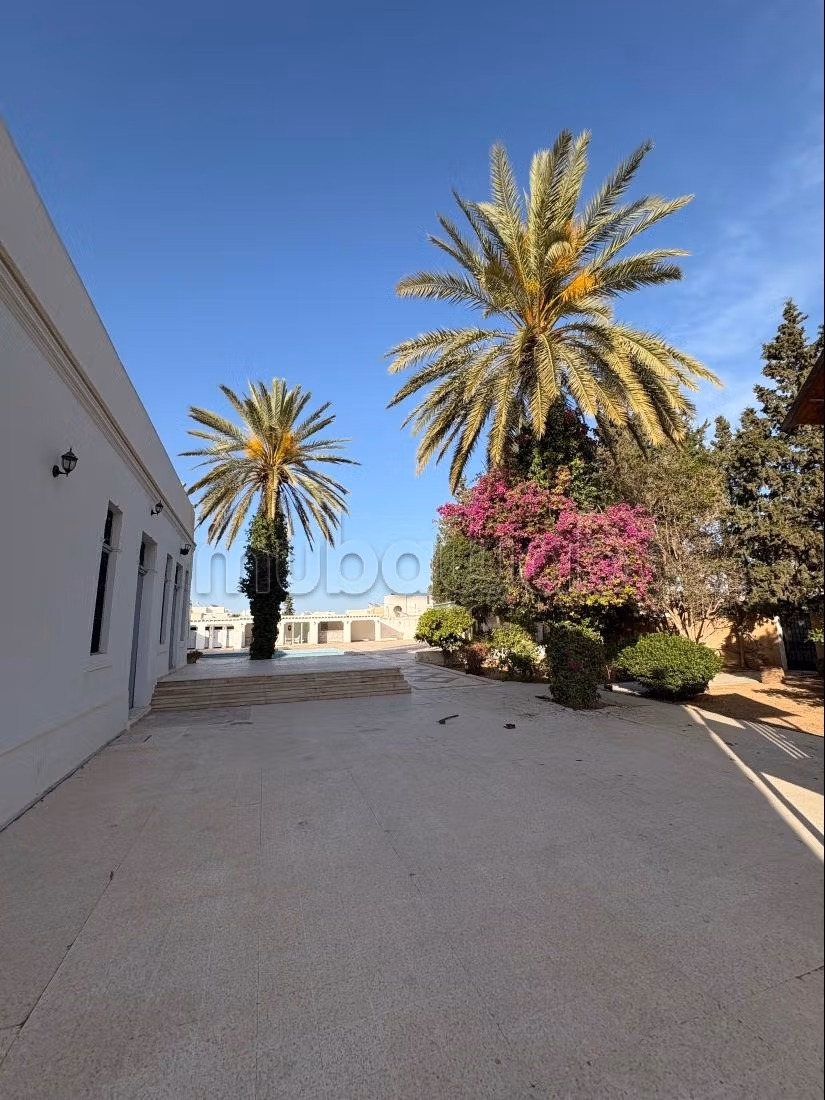 Casa in affitto a Merkez Kamoun. 3 belle camere da letto. Giardino, terrazzo