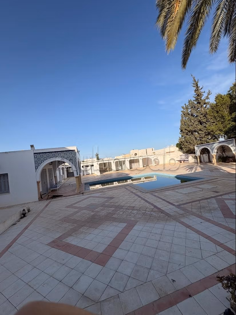 Casa in affitto a Merkez Kamoun. 3 belle camere da letto. Giardino, terrazzo