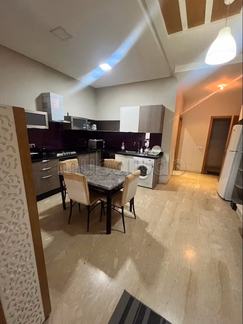 Bel appartement en location à Les princesses. 
Surface de 68 m². 
Bien meublé