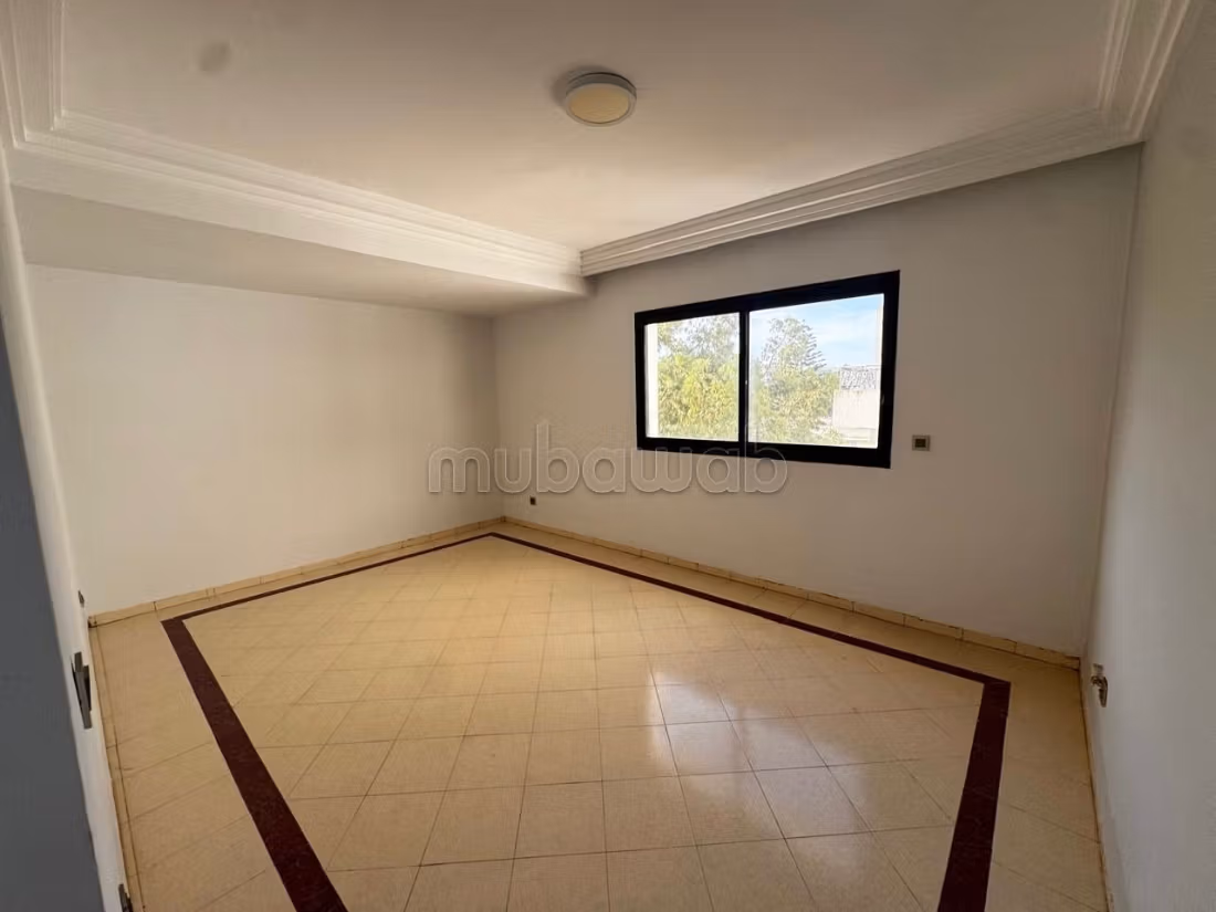 Magnifique Appartement Familial de 265 m² à Louer à Racine – Vue Jardin — 3