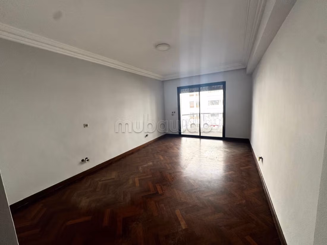 Magnifique Appartement Familial de 265 m² à Louer à Racine – Vue Jardin — 4
