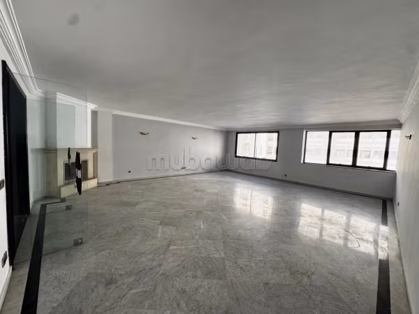 Magnifique Appartement Familial de 265 m² à Louer à Racine – Vue Jardin