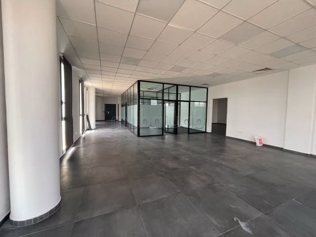 Location de bureaux à Sidi Maarouf.
Superficie 142 m²